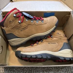 Columbia Women's Newton Ridge Plus Waterproof Amped Size 7 Elk Mountain Red